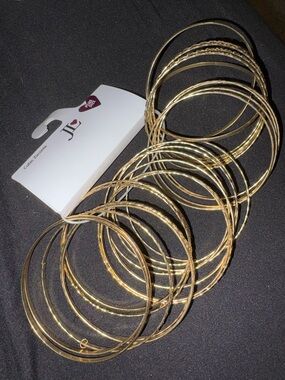 Gold Tone Multi-Style Bangle Bracelet Set -